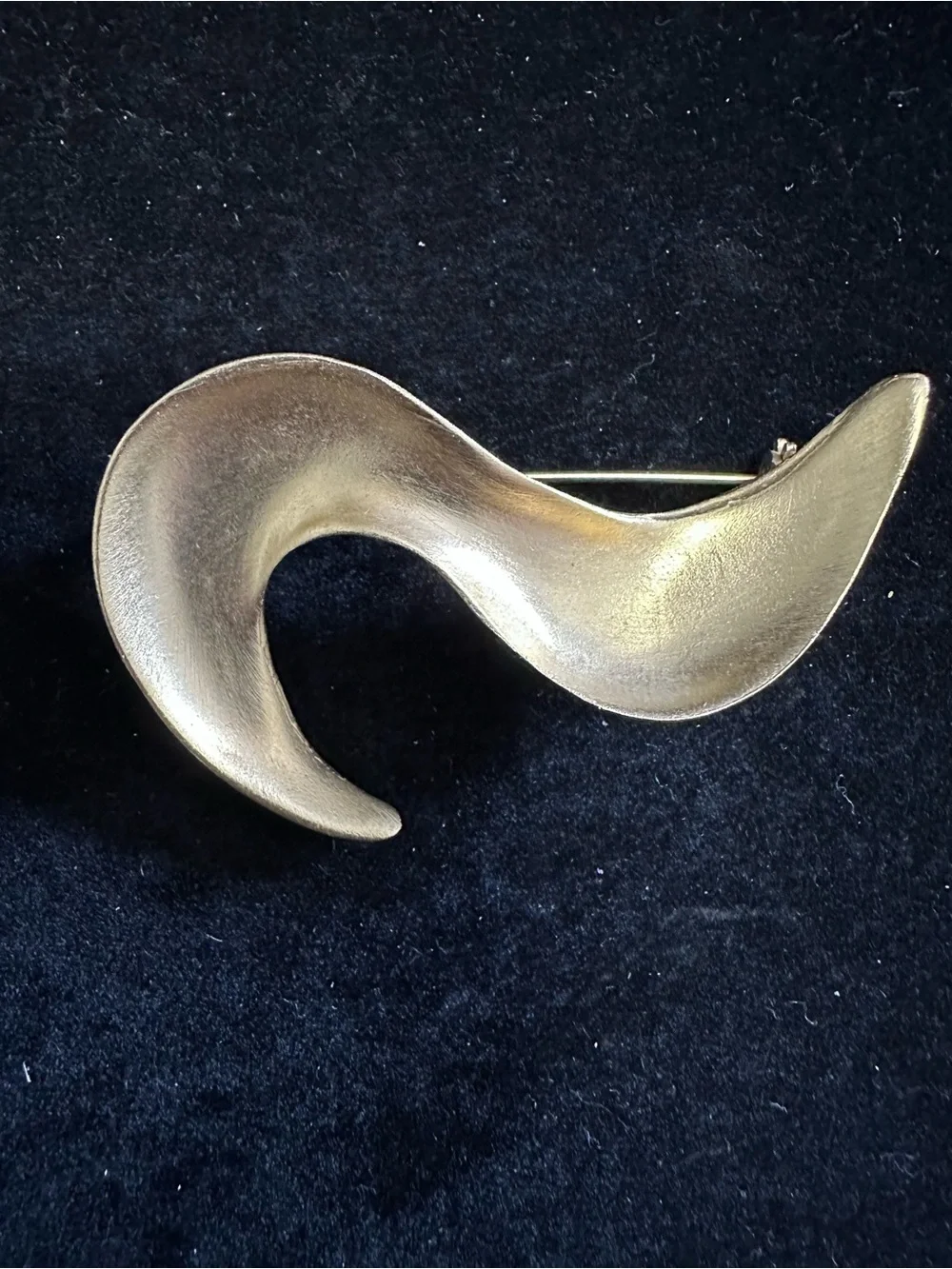 622- Gold Sculptural Wave 2” Brooch